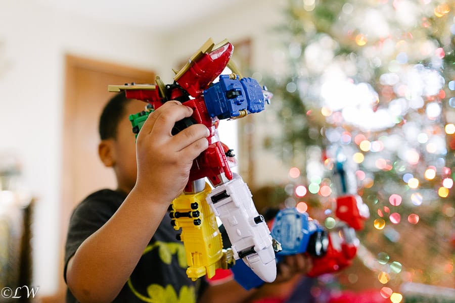 tips for taking photos on christmas morning