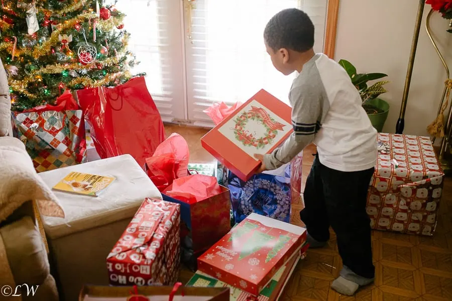 tips for taking photos on christmas morning