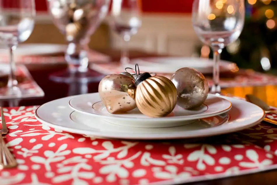 simple holiday decor ideas with minted #sponsored