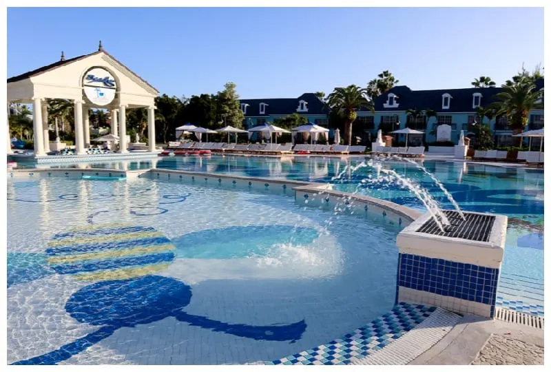  pools to use on a family vacation at beaches resorts