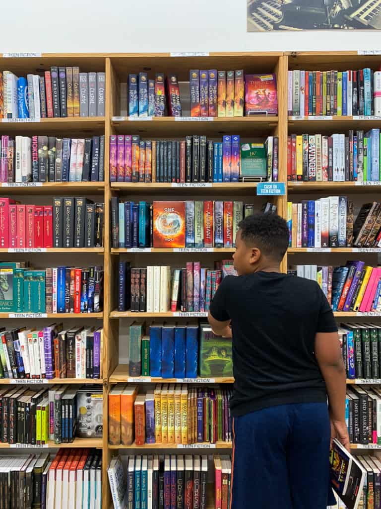10 Easy Ways to Get Your Child to Read This Summer