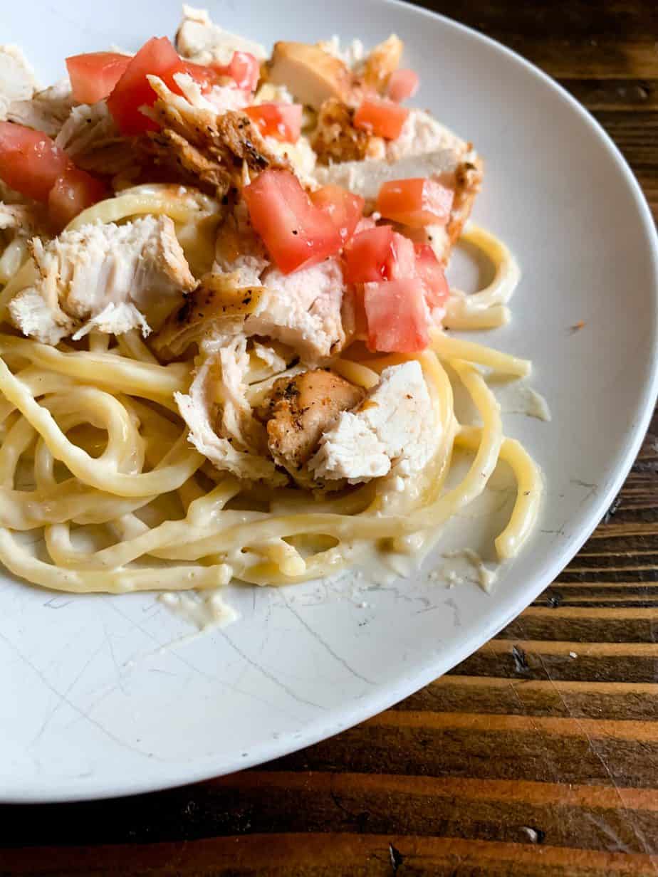 Quick and Easy Homemade Chicken Alfredo - Everyday Eyecandy