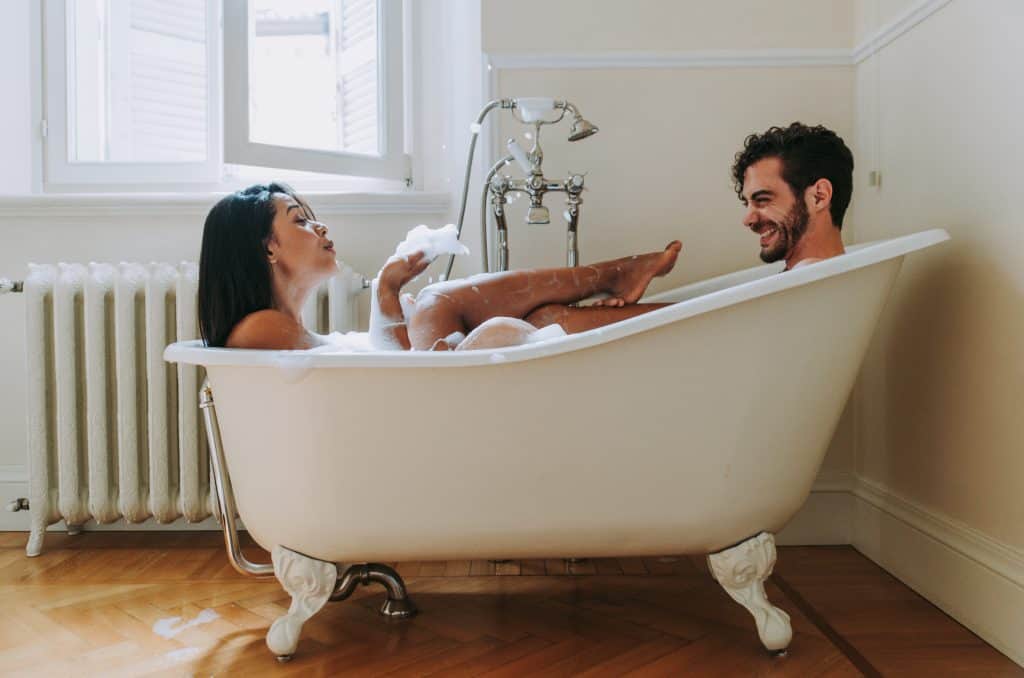 bubble bath couple