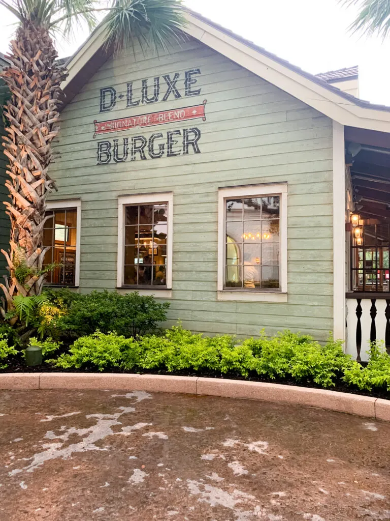 d-luxe burger in disney springs