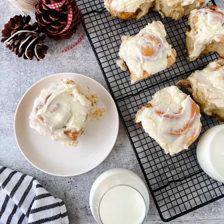 Gingerbread Cinnamon Rolls With Cream Cheese Icing