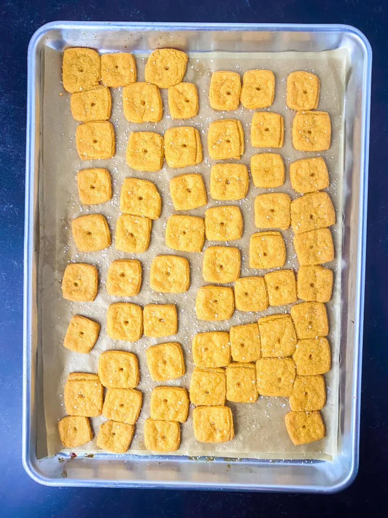 baked gluten free cheez its crackers 
