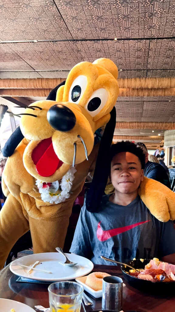 Goofy at the character breakfast at Ohana at Disney's Polynesian resort