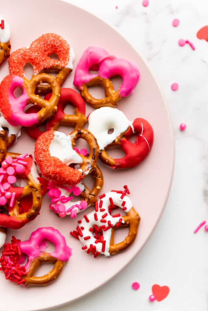 Easy gluten free chocolate covered pretzels for valentines day 
