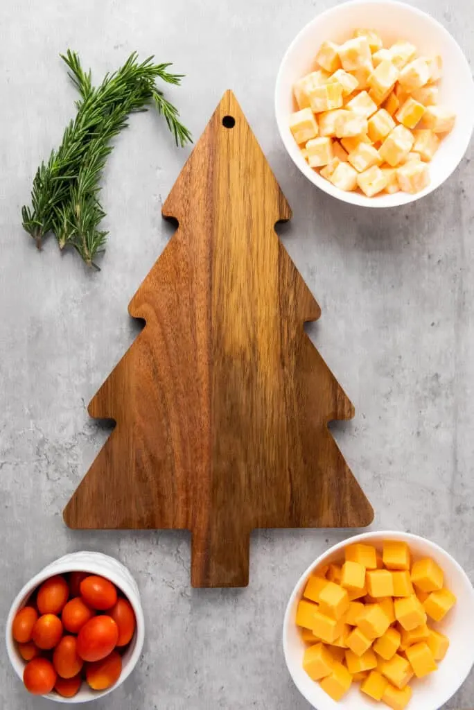 lets start making our christmas tree charcuterie board