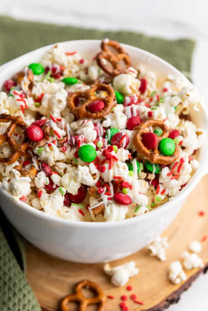 Christmas Crunch is an addictive treat that's perfect for sharing with friends, family, or coworkers. 

With the holidays just around the corner, this no-bake recipe is a lifesaver for those who need a last-minute gift. Whip it up in 5 minutes and enjoy the sweet, crunchy goodness!